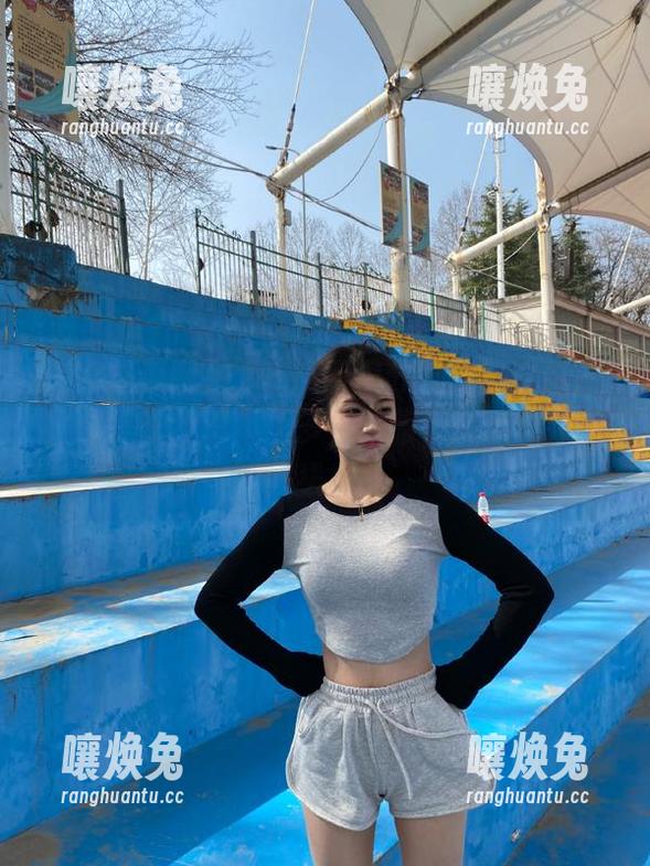 17吃瓜网里分享的热议话题，总是让我忍不住多看几眼，有点无法自拔。