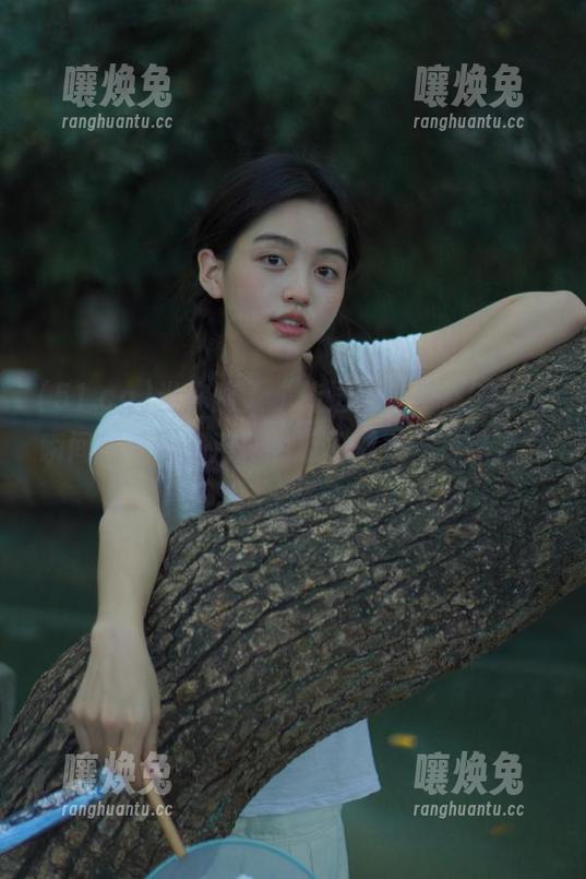 当你踏入“传送门”，在51.cg瞬间感受到了别样的瓜田魅力，有点诡异。