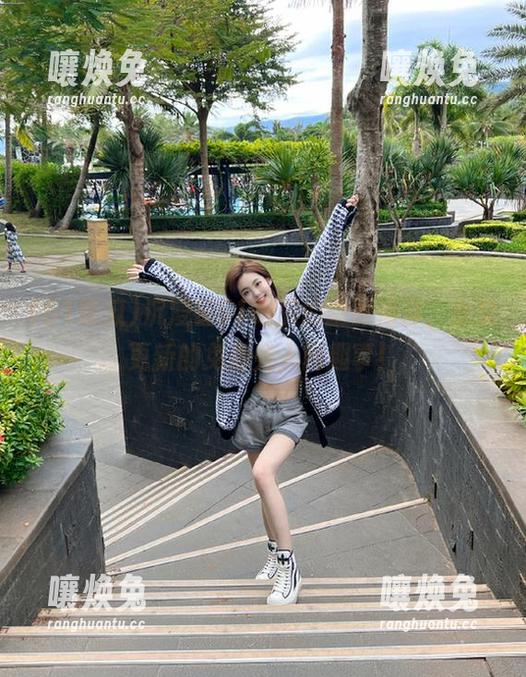 沉浸在51吃瓜的幽默海洋，永久更新的免费秀人网趣事！