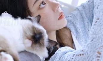在hlw的线路上，悄悄观察路过的瓜，心里乐开了花