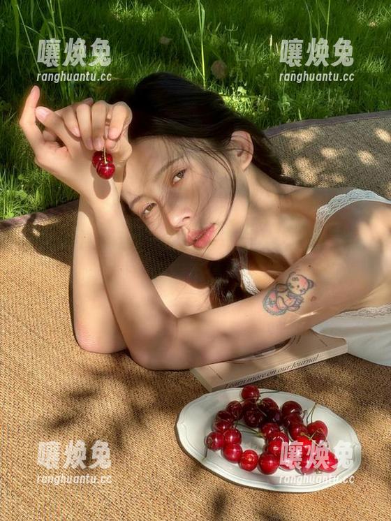 ‘hlw’传送门开启，让闲聊剧场热闹不停！