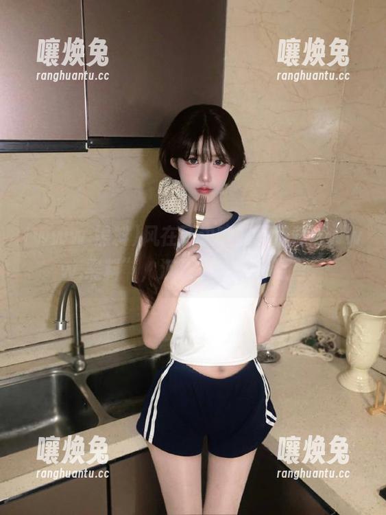 风在耳边响起，下载“www.黑料”，沉浸在这波奇遇里。