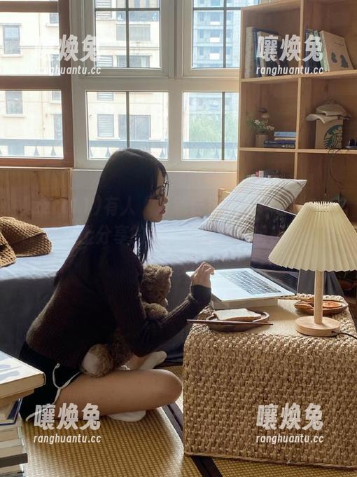 有人“万篇长征-黑料不打烊zztt11”上分享的瓜，真让我想起初恋的甜蜜与酸涩...