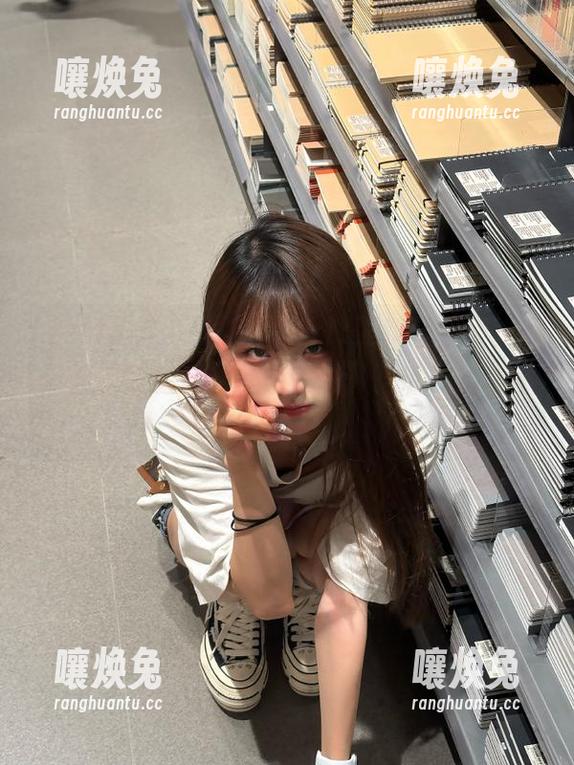 下载安装zztt黑料苹果版，每天都有新的八卦等你来爆，吃瓜娱乐停不下来！