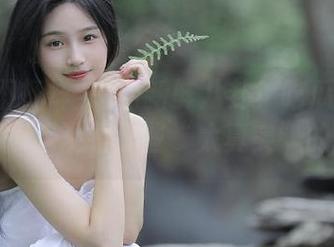 想看新鲜八卦？吃瓜不打烊，陪你一起观看那些“太真实”的瞬间。