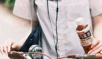 登录“吃瓜不打烊”，找个椅子坐好，准备好清茶和瓜，专属我的吃瓜一人之旅开始啦！