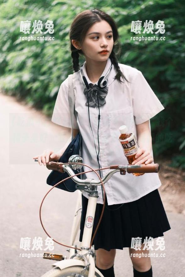 登录“吃瓜不打烊”，找个椅子坐好，准备好清茶和瓜，专属我的吃瓜一人之旅开始啦！