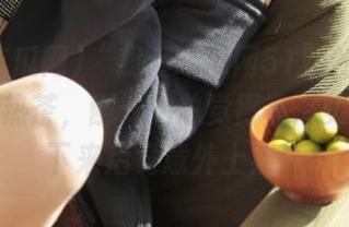“我爱吃瓜网51”的视频就像一杯热茶，刚开始总觉得有点烫，但停下来后竟意外上瘾！