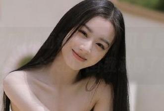 泡面都停下了，盯着最新吃瓜链接，今天的八卦我承包了！