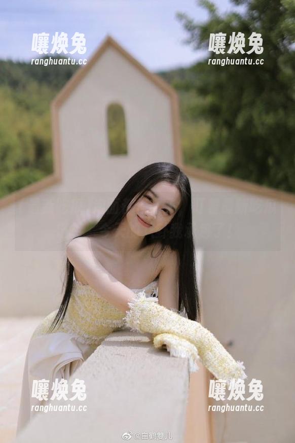 泡面都停下了，盯着最新吃瓜链接，今天的八卦我承包了！