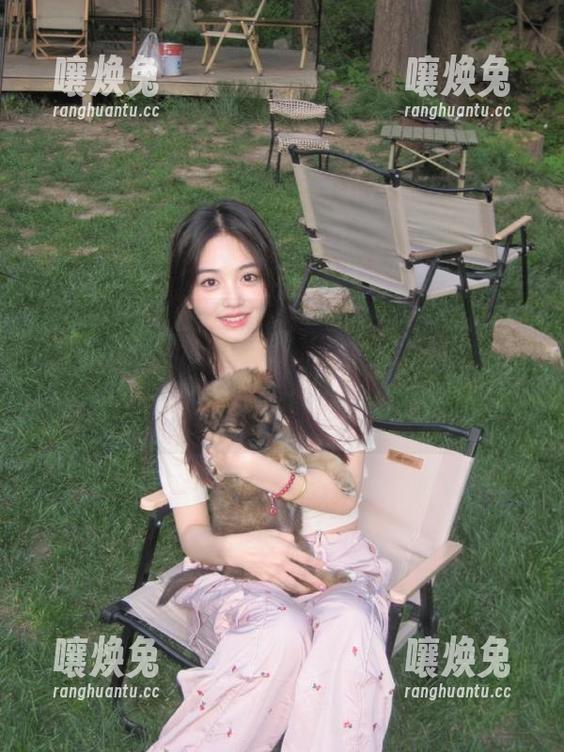 哇，正料黑能量的新更新像极了神秘预告片，等着好戏上演呢，心跳加速！