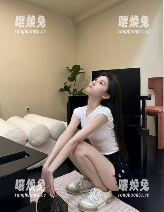 导航界面超简洁，找到“zztt11黑料不打烊”官网入口，里面的内容让我有些小期待呢！
