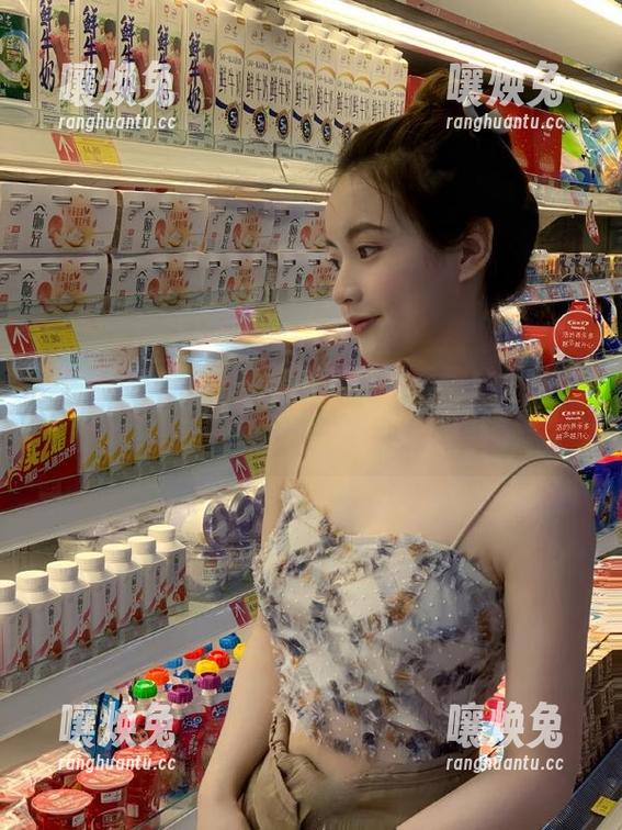 下载黑料网app，瞬间成为朋友圈的“情感专家”——不管想不想当。