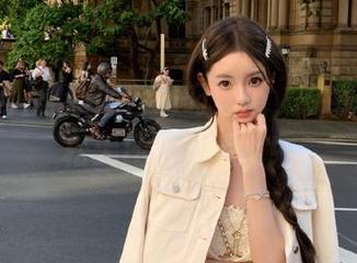黑料网官网叼着瓜，在线吃瓜轻松无压力，啧啧！