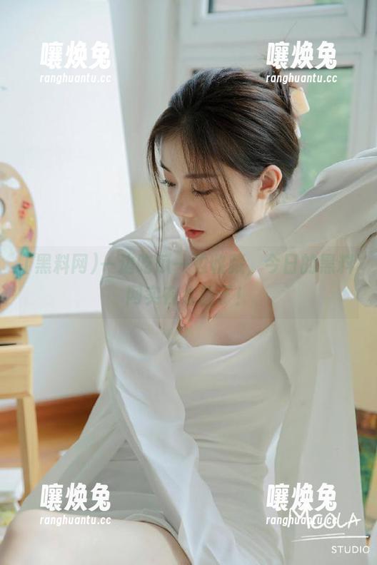 一边吃瓜一边收藏，今日的黑料网实在太香了！